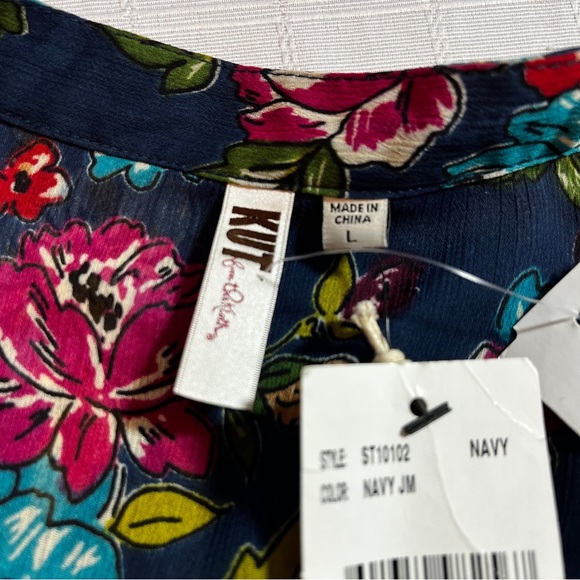 Kut from the Kloth NWT Dark Floral Button Up Blouse Roll Tab Sleeve Sheer L - Picture 8 of 10